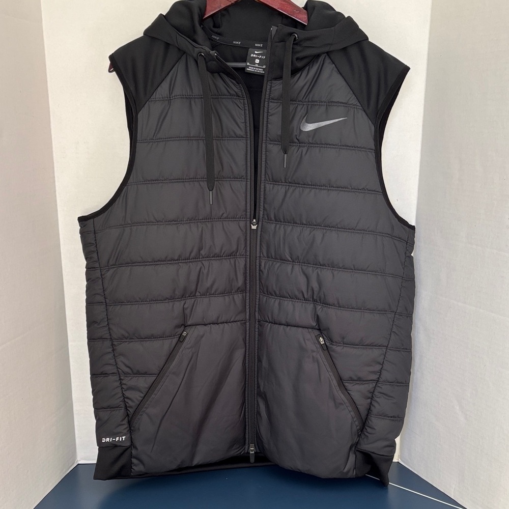 Nike Men's Black Hooded Vest